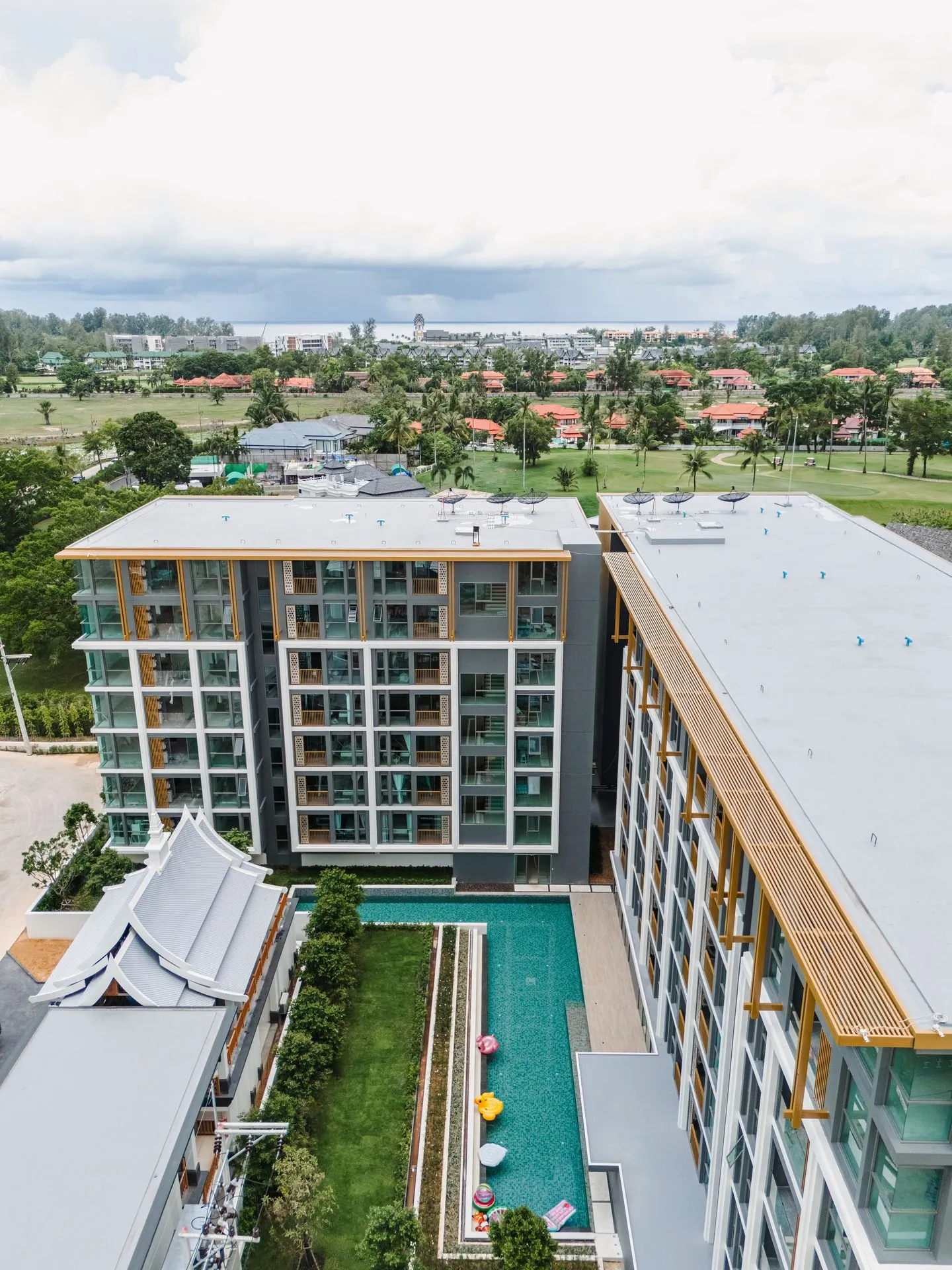 The Ozone Condominium Phase 1 4