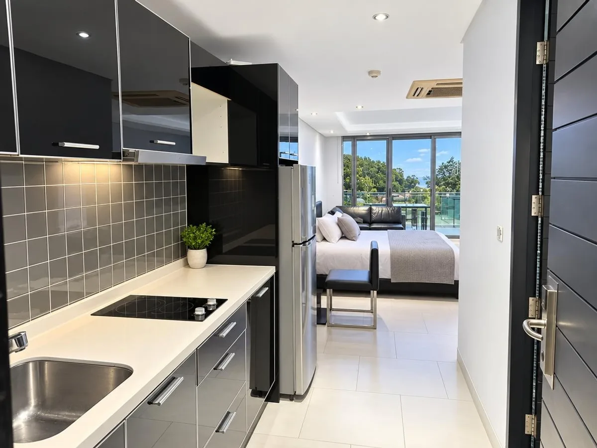 Resale · One-bedroom apartment in a prime Patong location 4