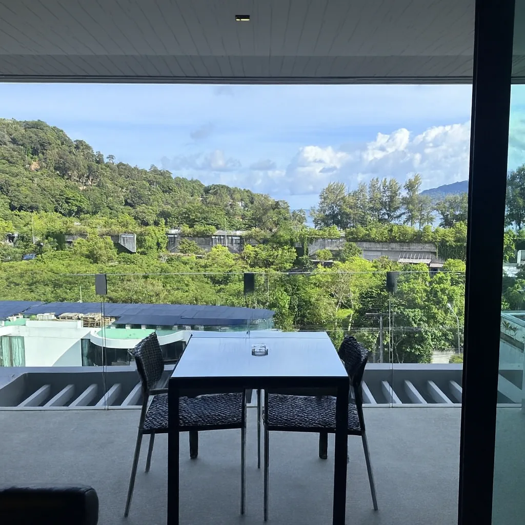 Resale · One-bedroom apartment in a prime Patong location 3