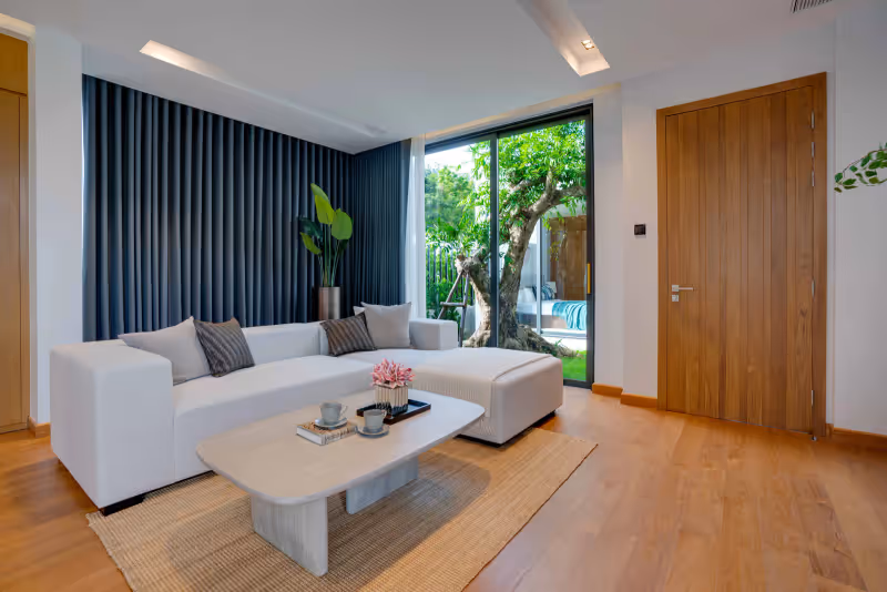 Botanica Grand Avenue 23