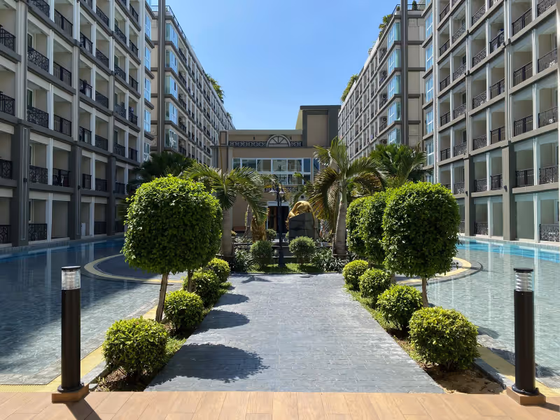Dusit Grand Park 2 3