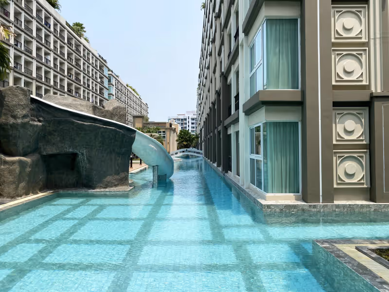 Dusit Grand Park 2 8