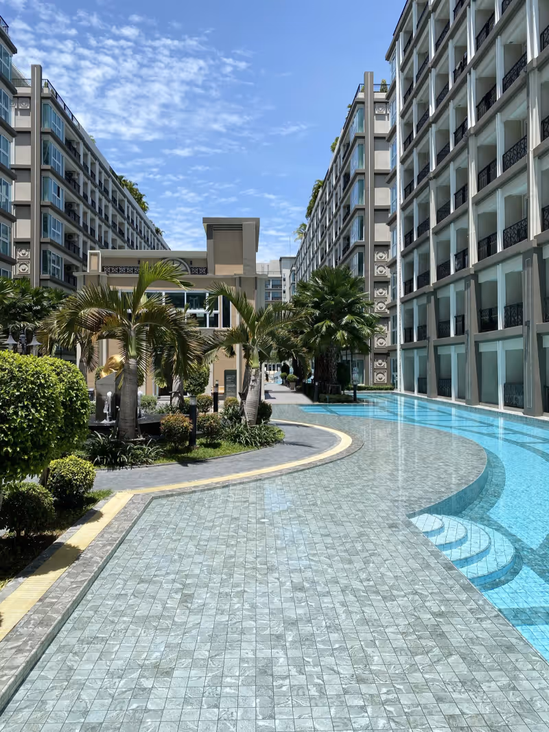 Dusit Grand Park 2 4