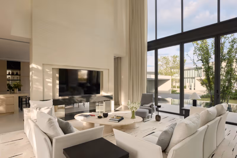 Lavish Estates 17