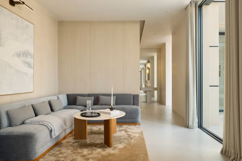 Lavish Estates 32