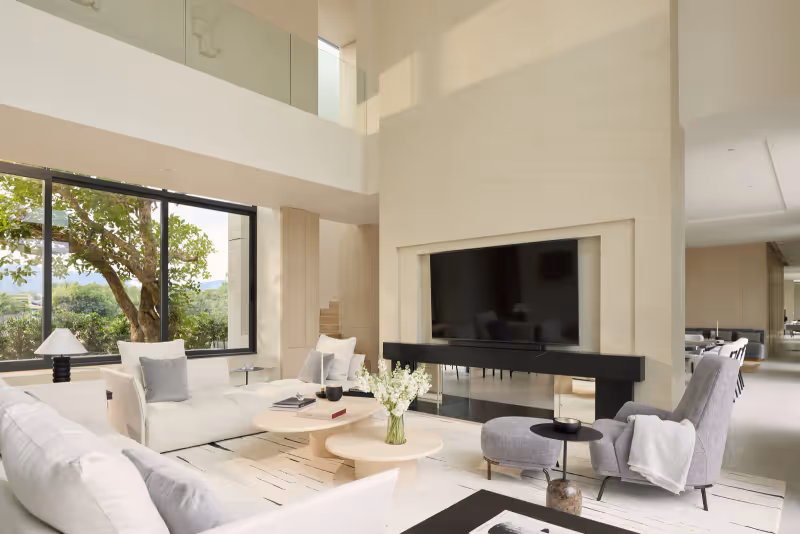 Lavish Estates 19