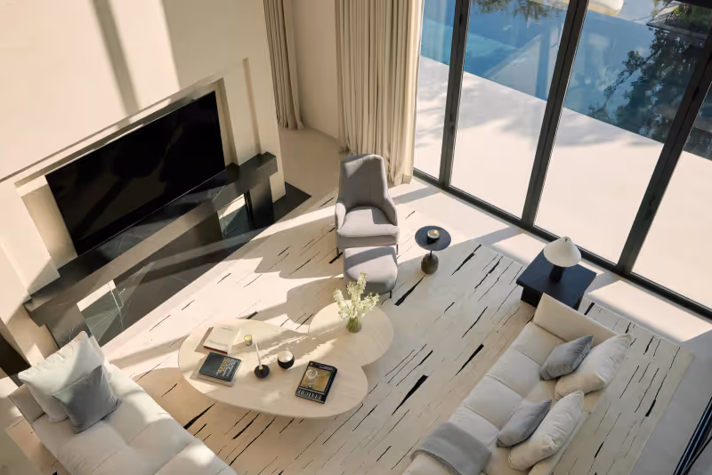 Lavish Estates 18