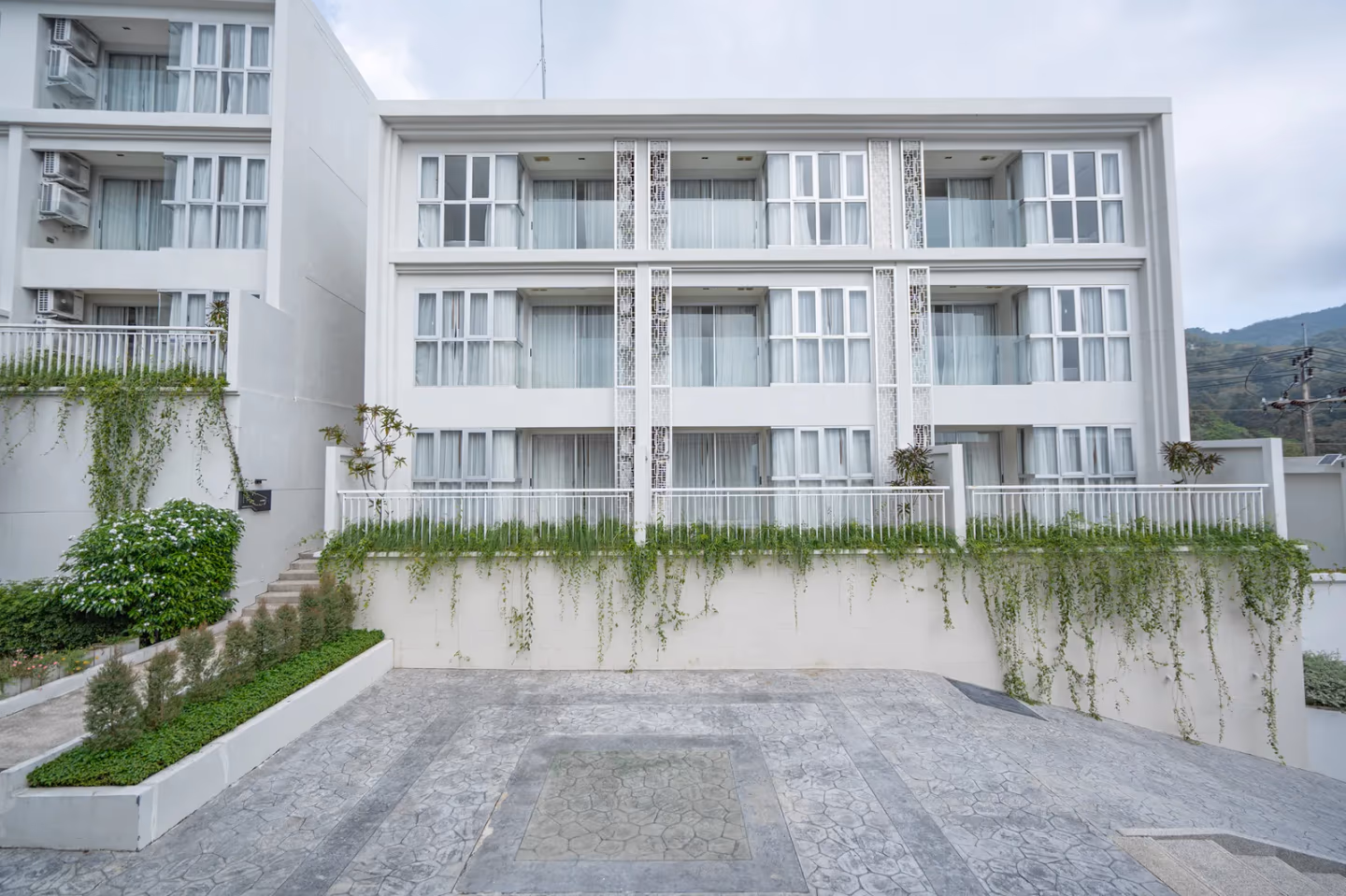 Seavale Residences Patong 4