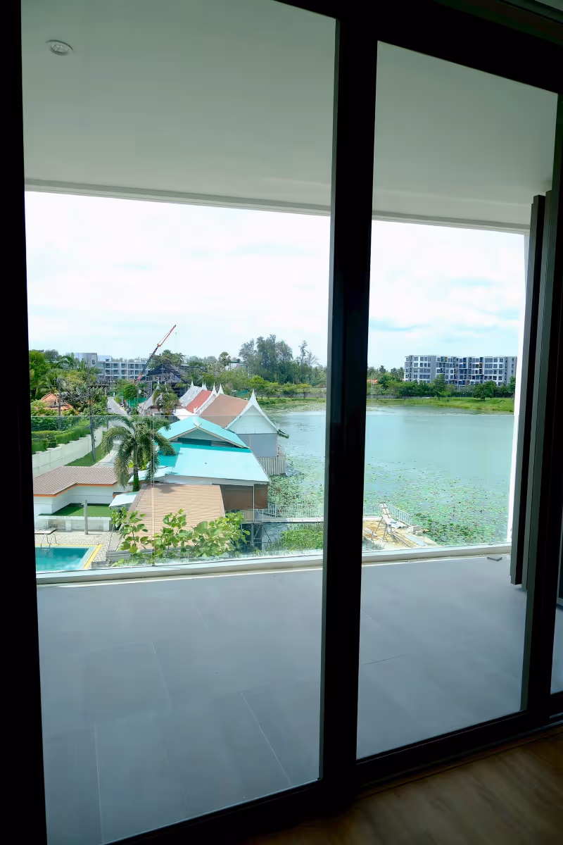 The Aqua 19
