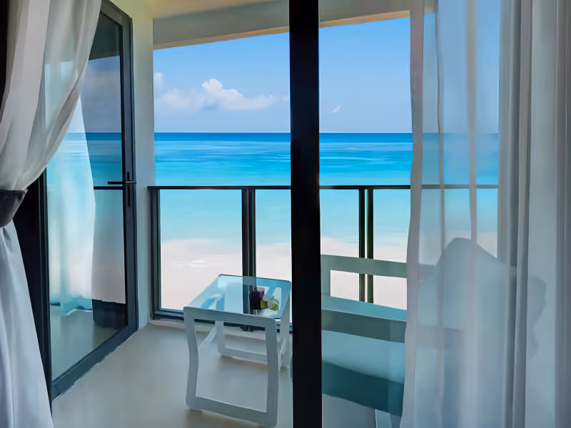 The Breeze Beachside 8