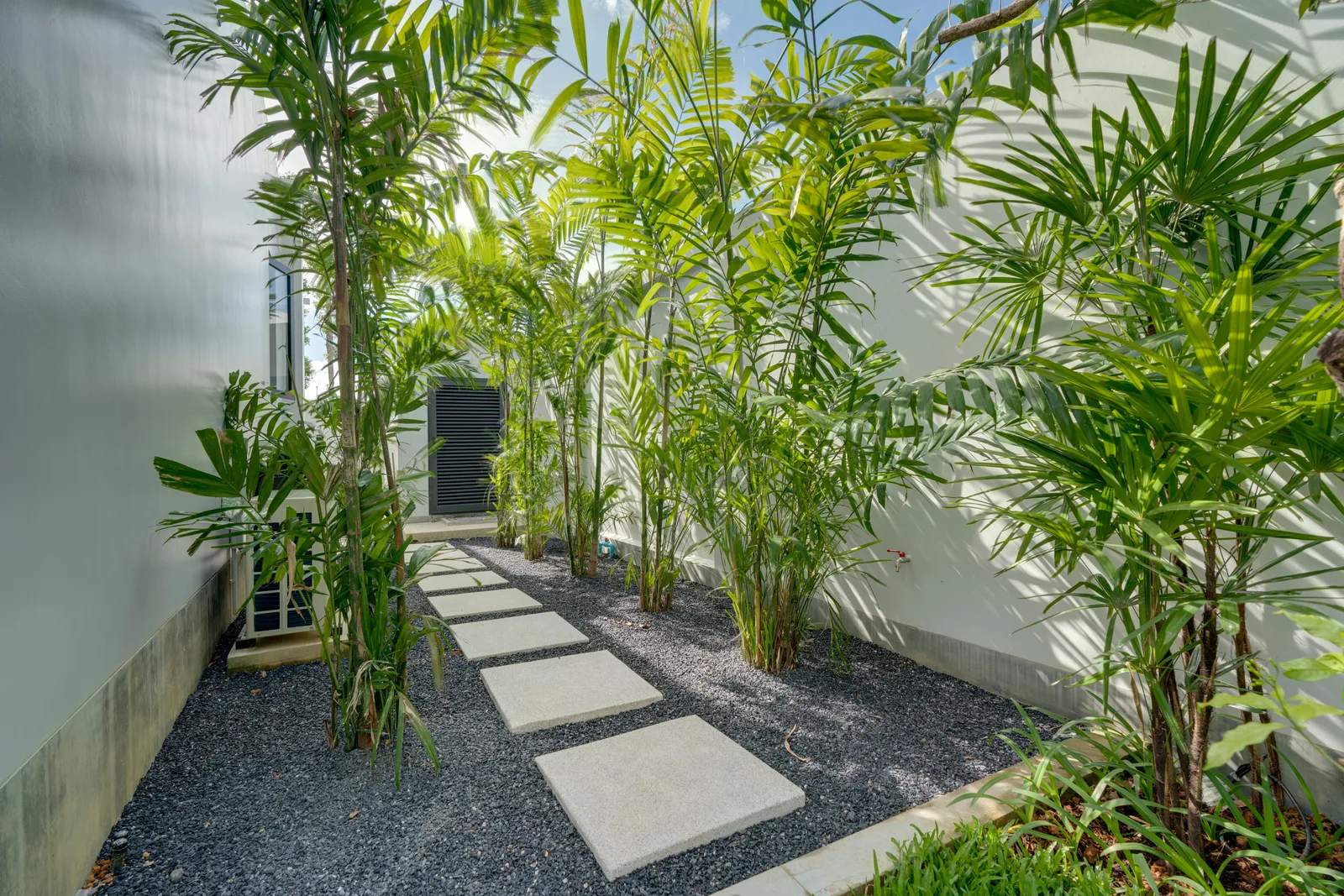 Botanica Modern Loft II 2