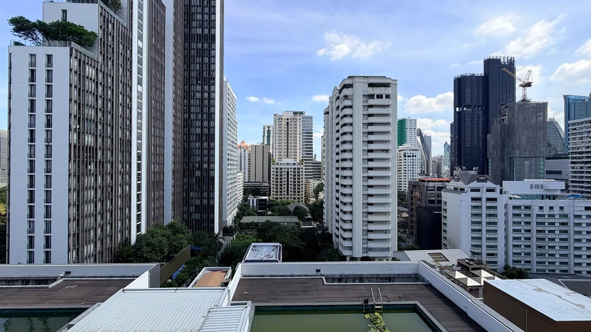 15 Sukhumvit Residences 8