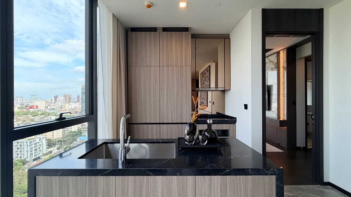 AESTIQ Thonglor 12
