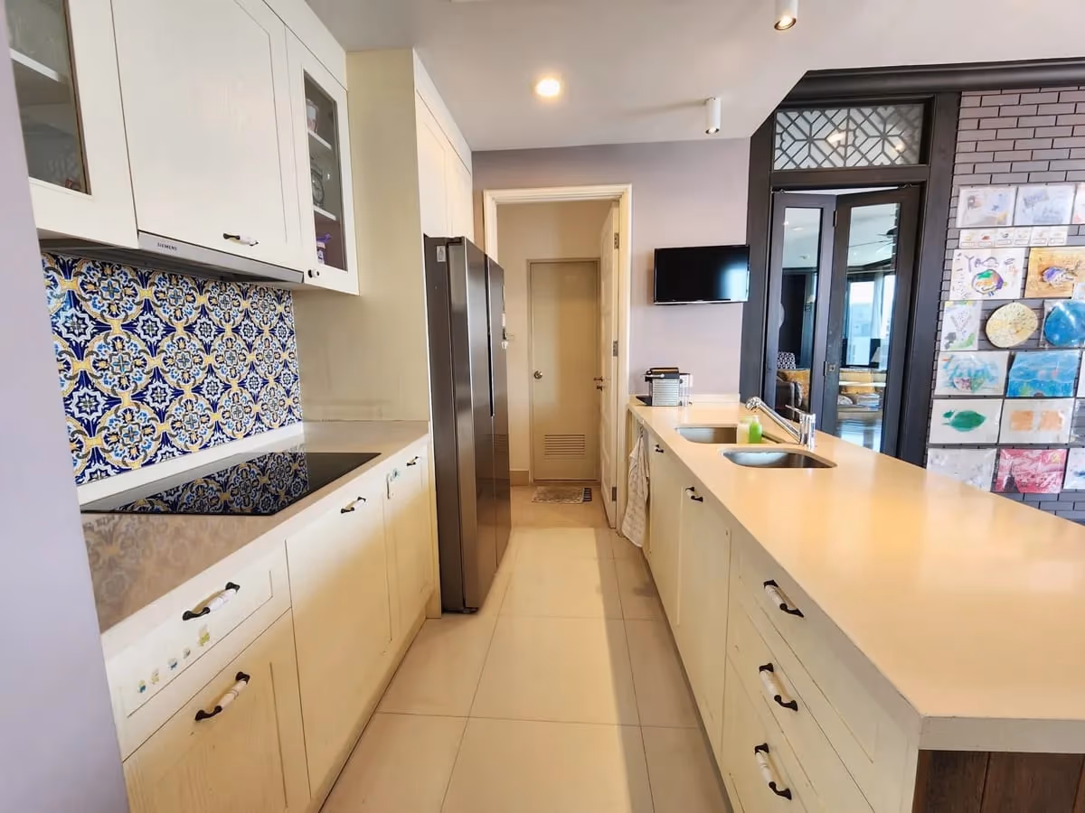 Aguston Sukhumvit 22 5