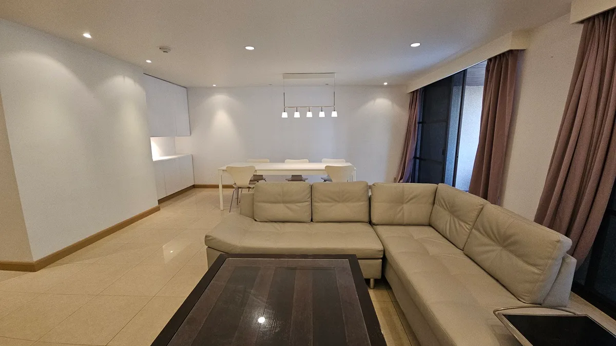Asoke Tower Sukhumvit 21 9