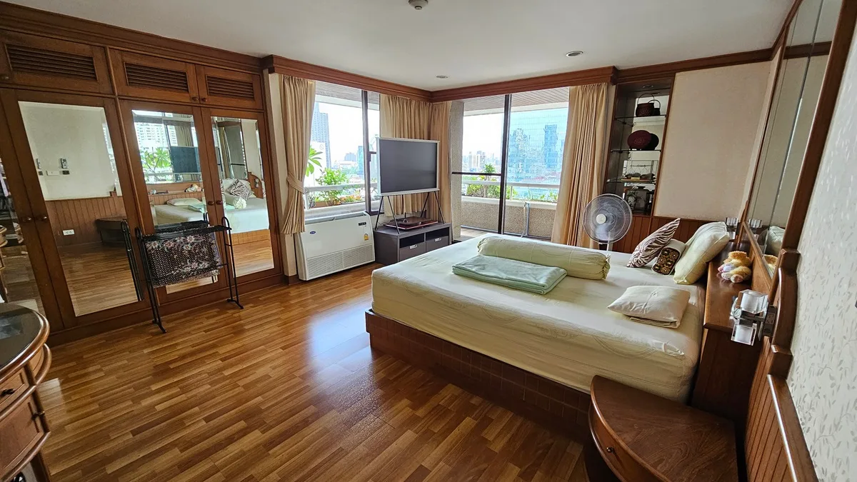 Asoke Tower Sukhumvit 21 5