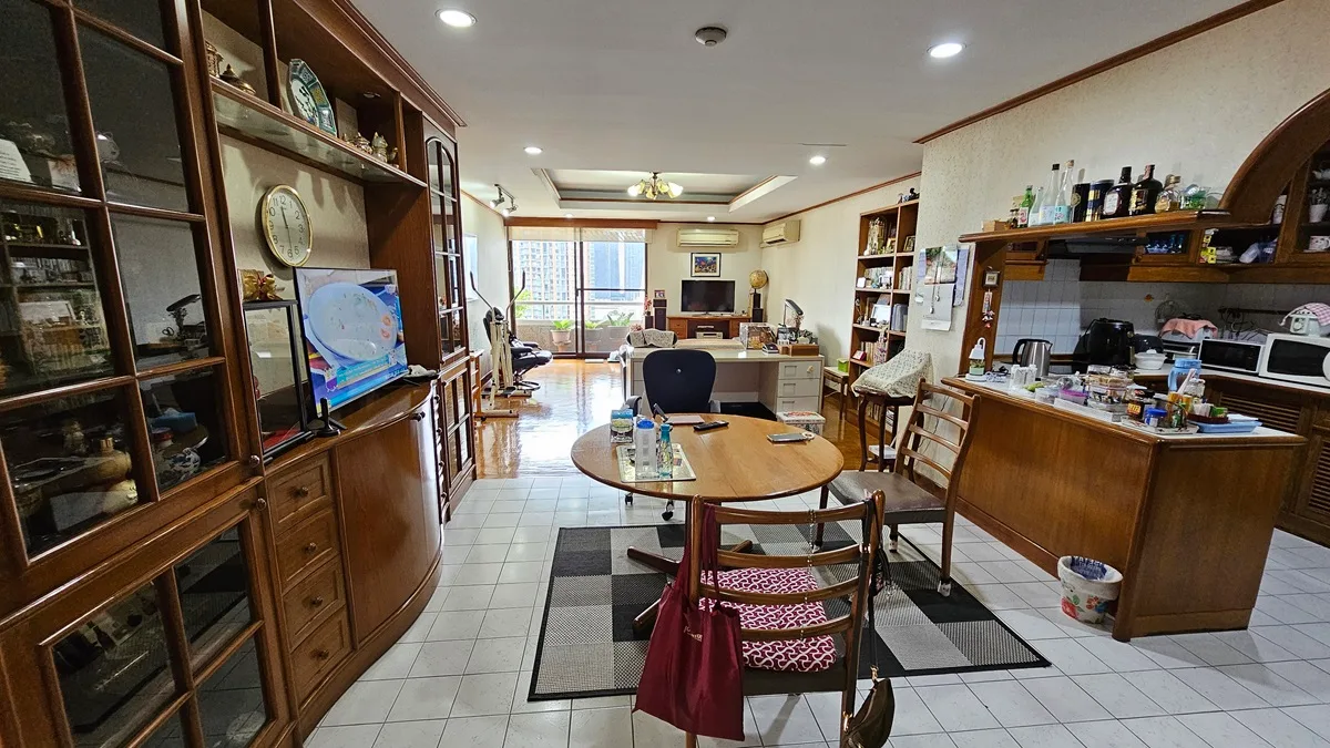 Asoke Tower Sukhumvit 21 8