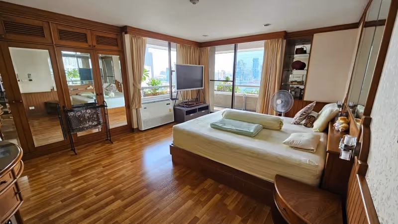 Asoke Tower Sukhumvit 21 5