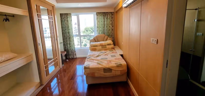 Avenue Sukhumvit 61 11