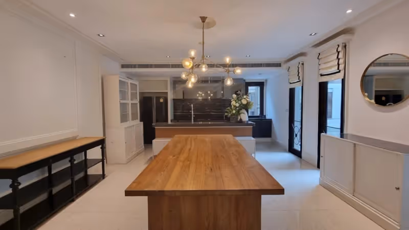 Baan Lux 11
