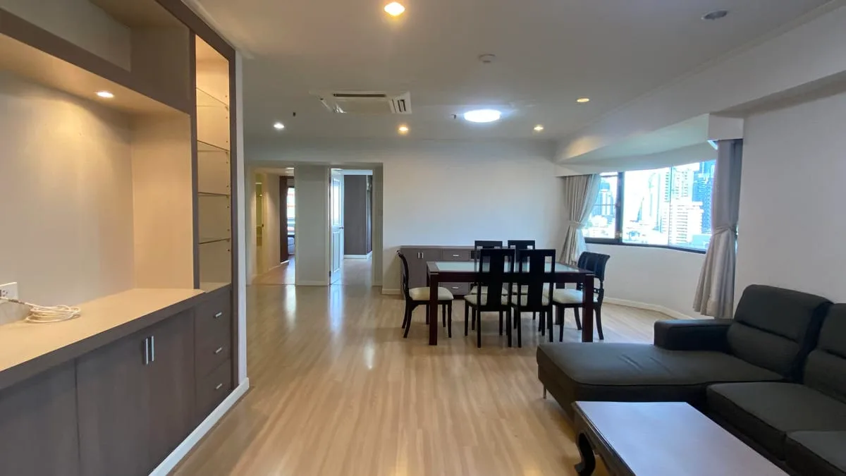 Baan Suanpetch Sukhumvit 39 9