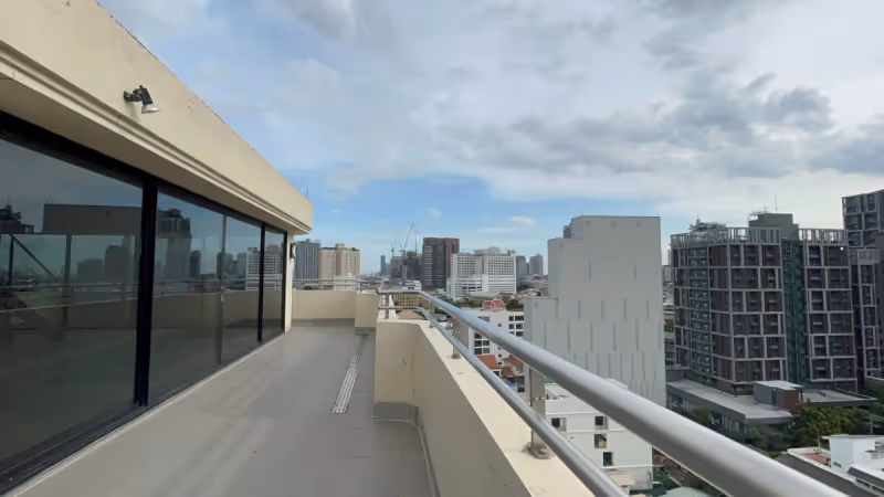 Beverly Hills Mansion Ekkamai 3