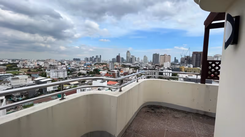 Beverly Hills Mansion Ekkamai 2
