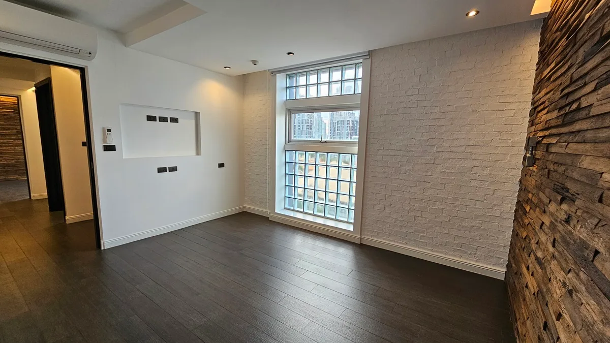 Boutique Low-Rise Loft Living 11