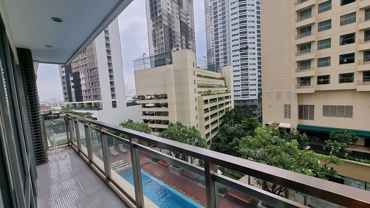 Bright Sukhumvit 24 3