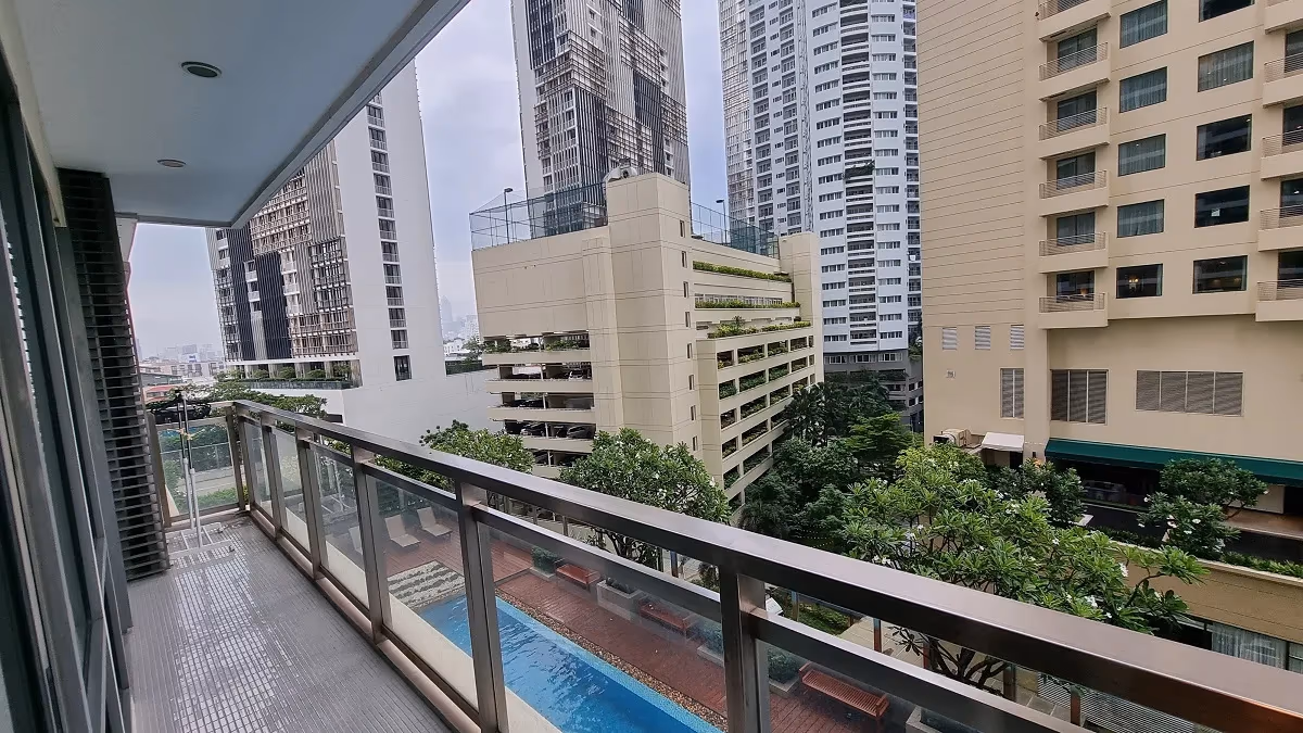 Bright Sukhumvit 24 3