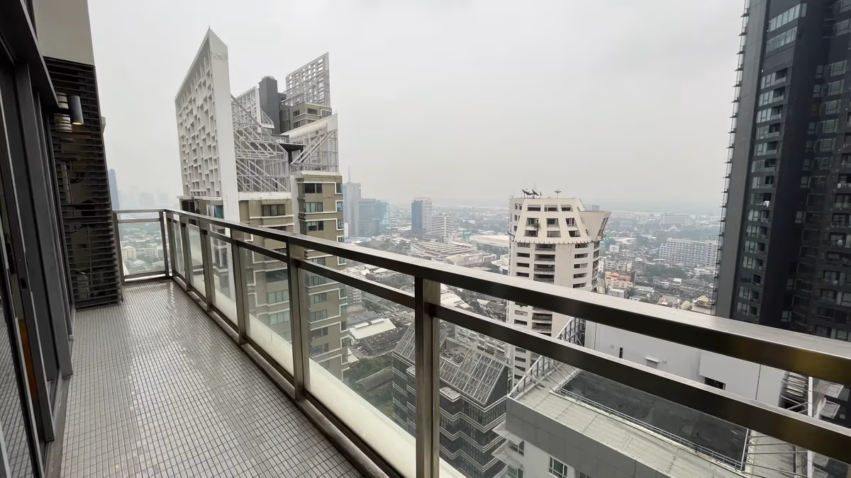 Bright Sukhumvit 24 4