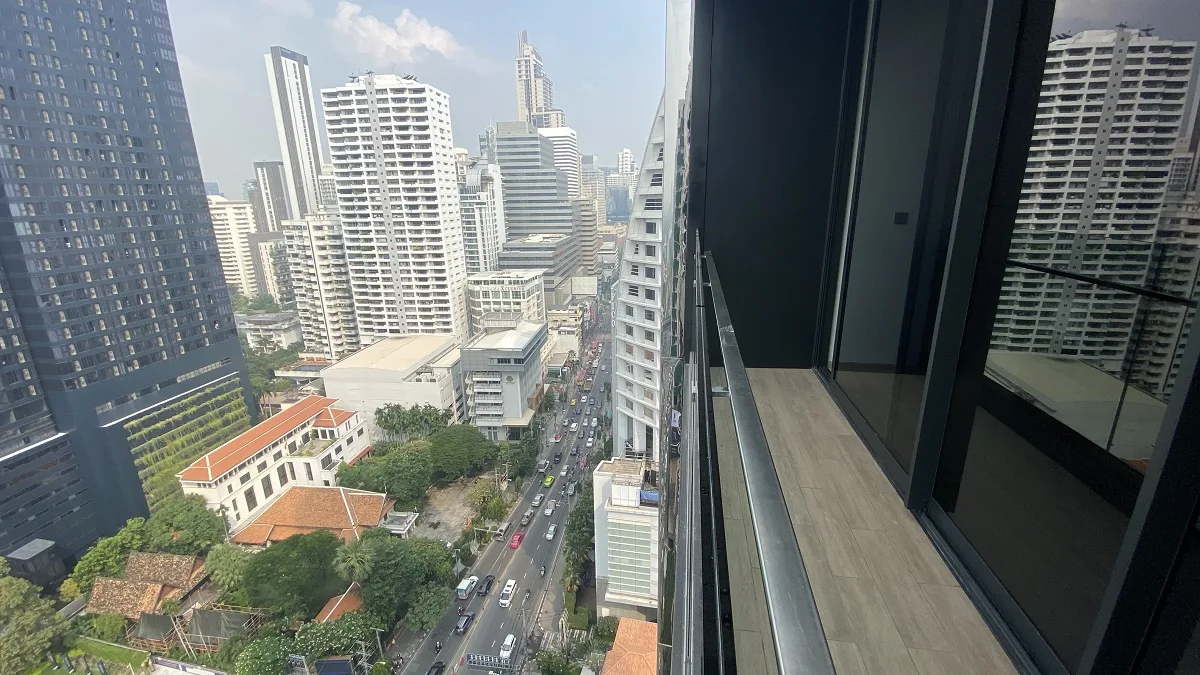Celes Asoke Sukhumvit 21 3