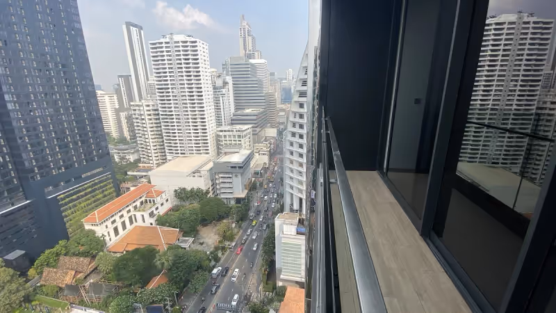 Celes Asoke Sukhumvit 21 3