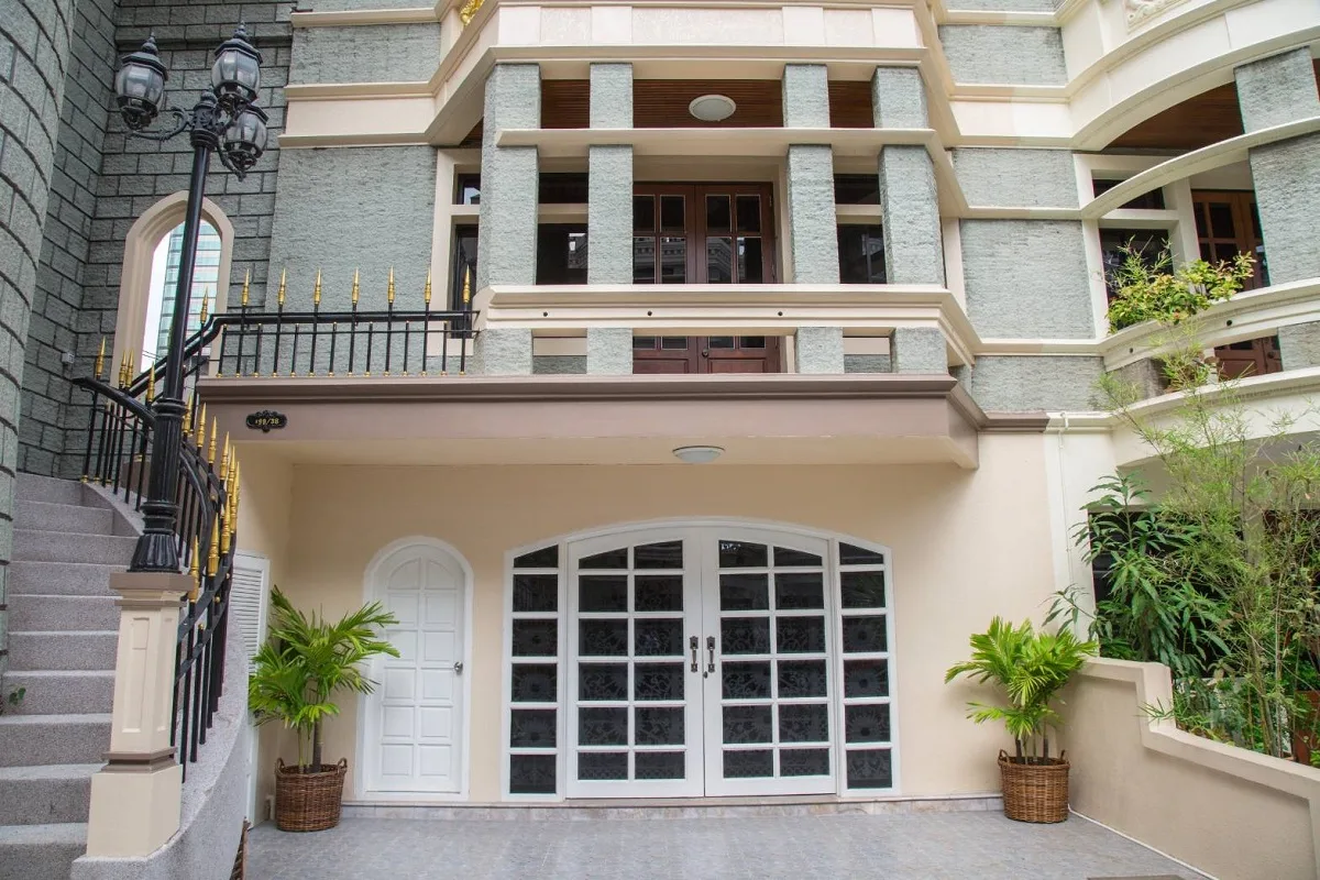 Chicha Castle Sukhumvit 31 4