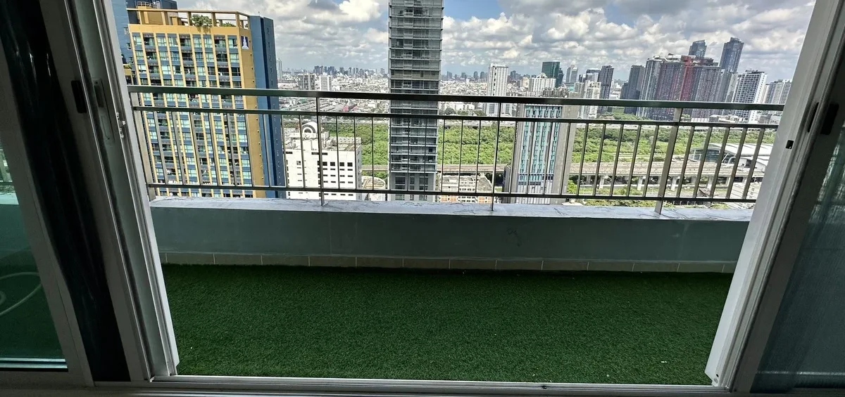 Circle Condominium 4