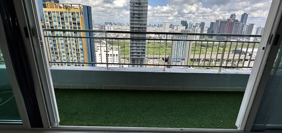 Circle Condominium 4