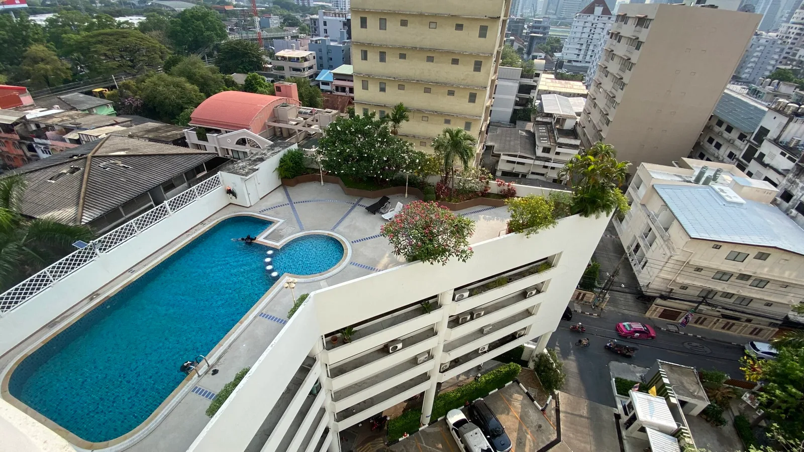 Crystal Garden Sukhumvit 4 3