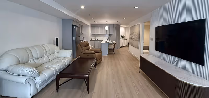 Crystal Garden Sukhumvit 4 11