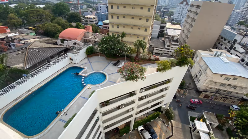 Crystal Garden Sukhumvit 4 3
