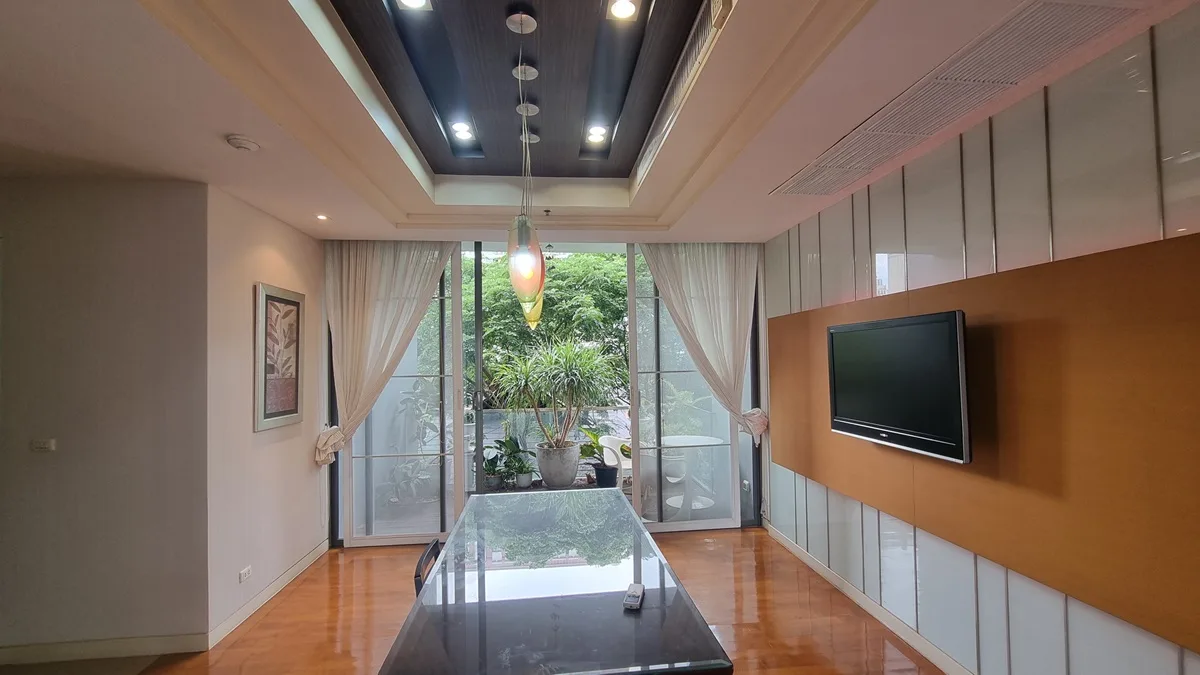 Domus Sukhumvit 10