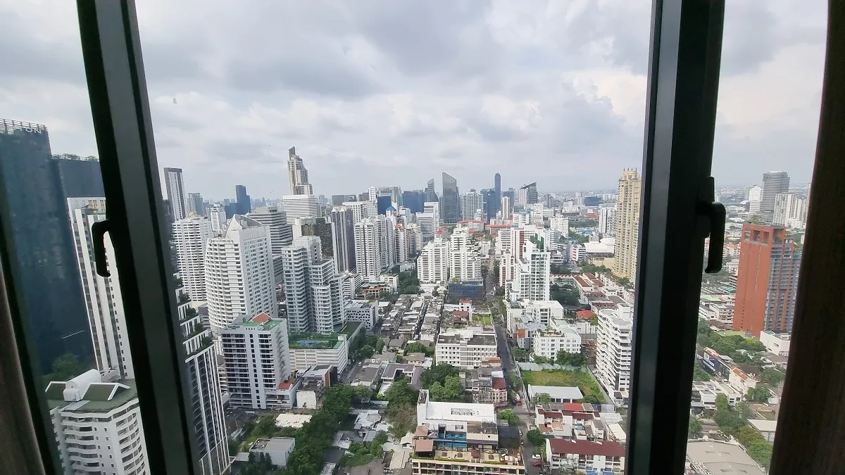 Edge Sukhumvit 23 9