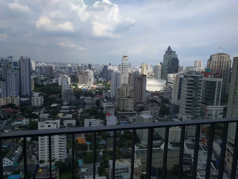 Edge Sukhumvit 23 5