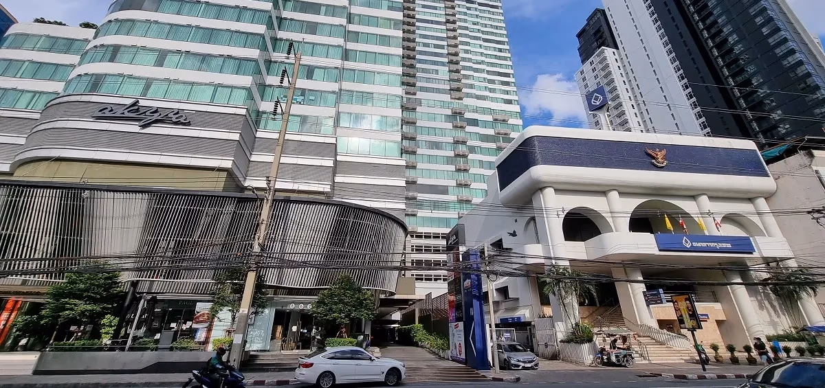 Eight Thonglor Residence 2