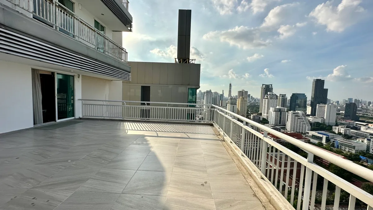 Grand Park View Asoke Sukhumvit 21 5