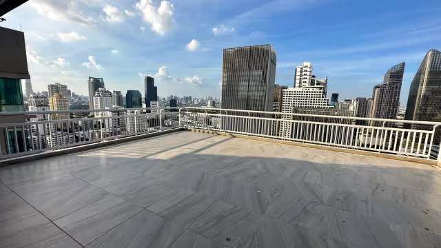 Grand Park View Asoke Sukhumvit 21