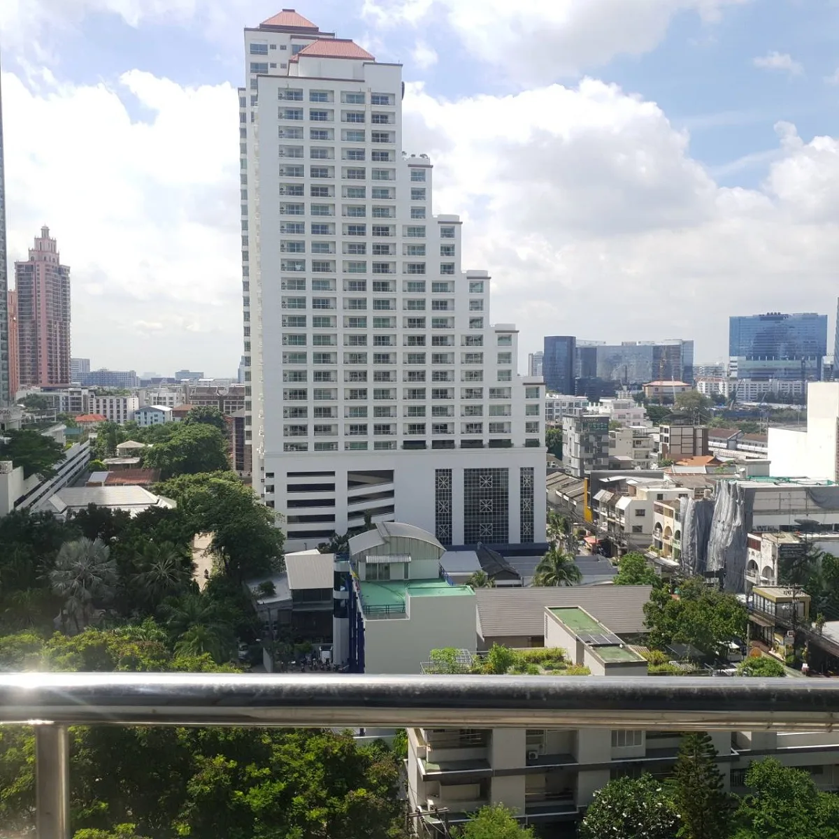 Lake Avenue Sukhumvit 16 3