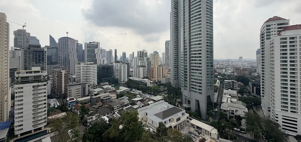Lake Avenue Sukhumvit 16 8