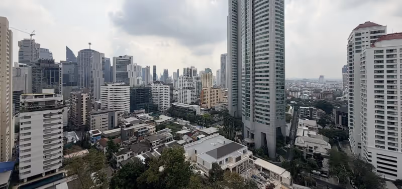 Lake Avenue Sukhumvit 16 8