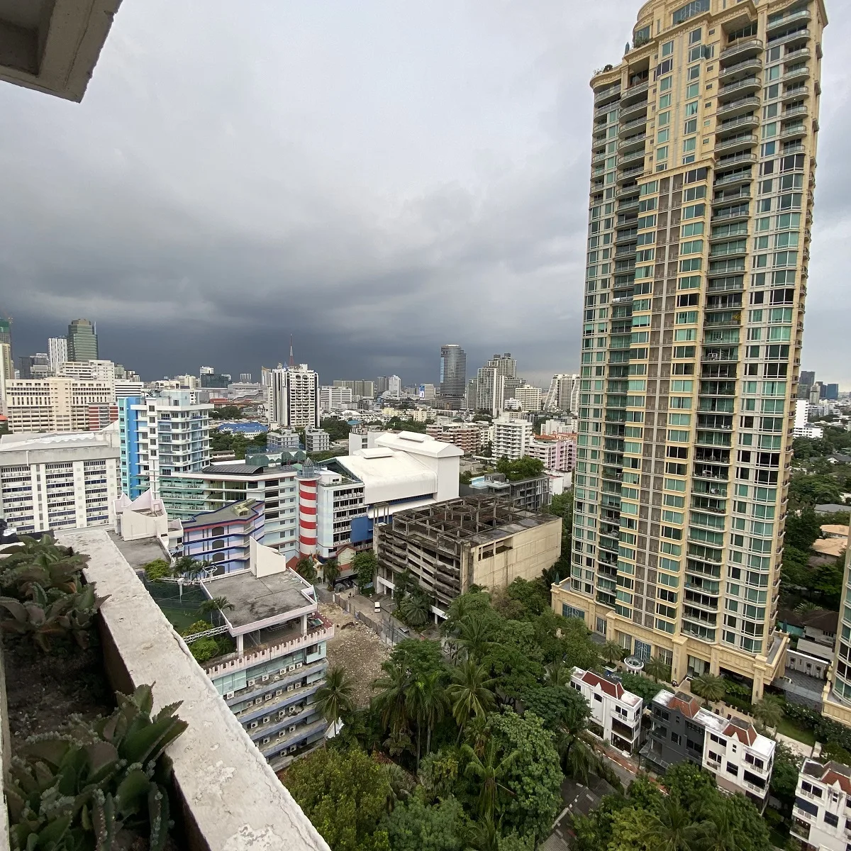 Large Bangkok condos 6