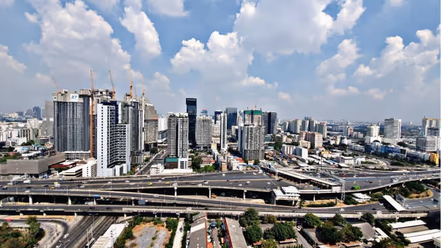 Life Asoke Phetchaburi